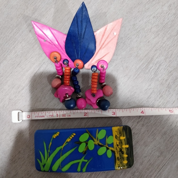 (3/$15) Vintage hair clip set - Picture 3 of 6